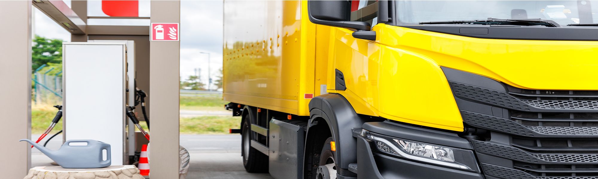 Lkw an der Tankstelle